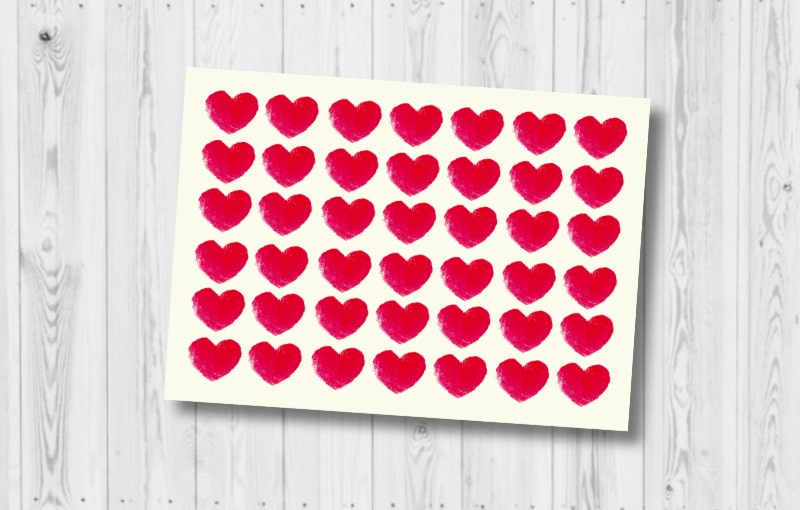 Valentinskarte mit roten Herzen verschicken