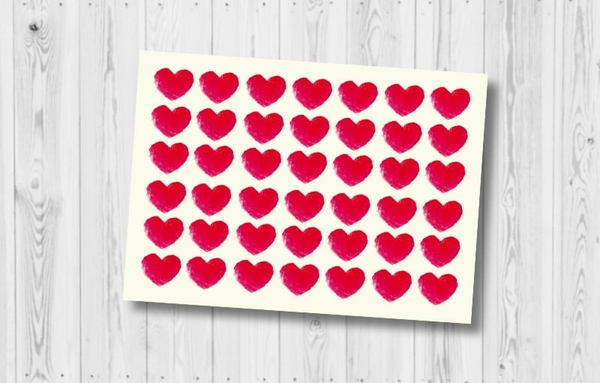Valentinskarte mit roten Herzen verschicken