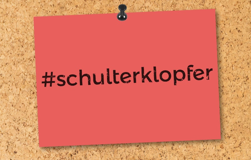 Schulterklopfer Postkarte online verschicken